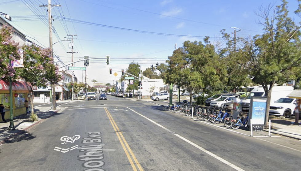 Foothill Boulevard and Fruitvale Avenue Baywheels Station
